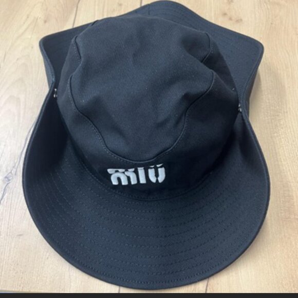 New boutique brand miu miu bucket hat - Picture 2 of 4